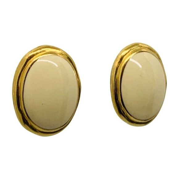 Vintage Trifari Cream Off White Enamel Oval Gold Tone Button Pierced Earrings - Picture 5 of 8